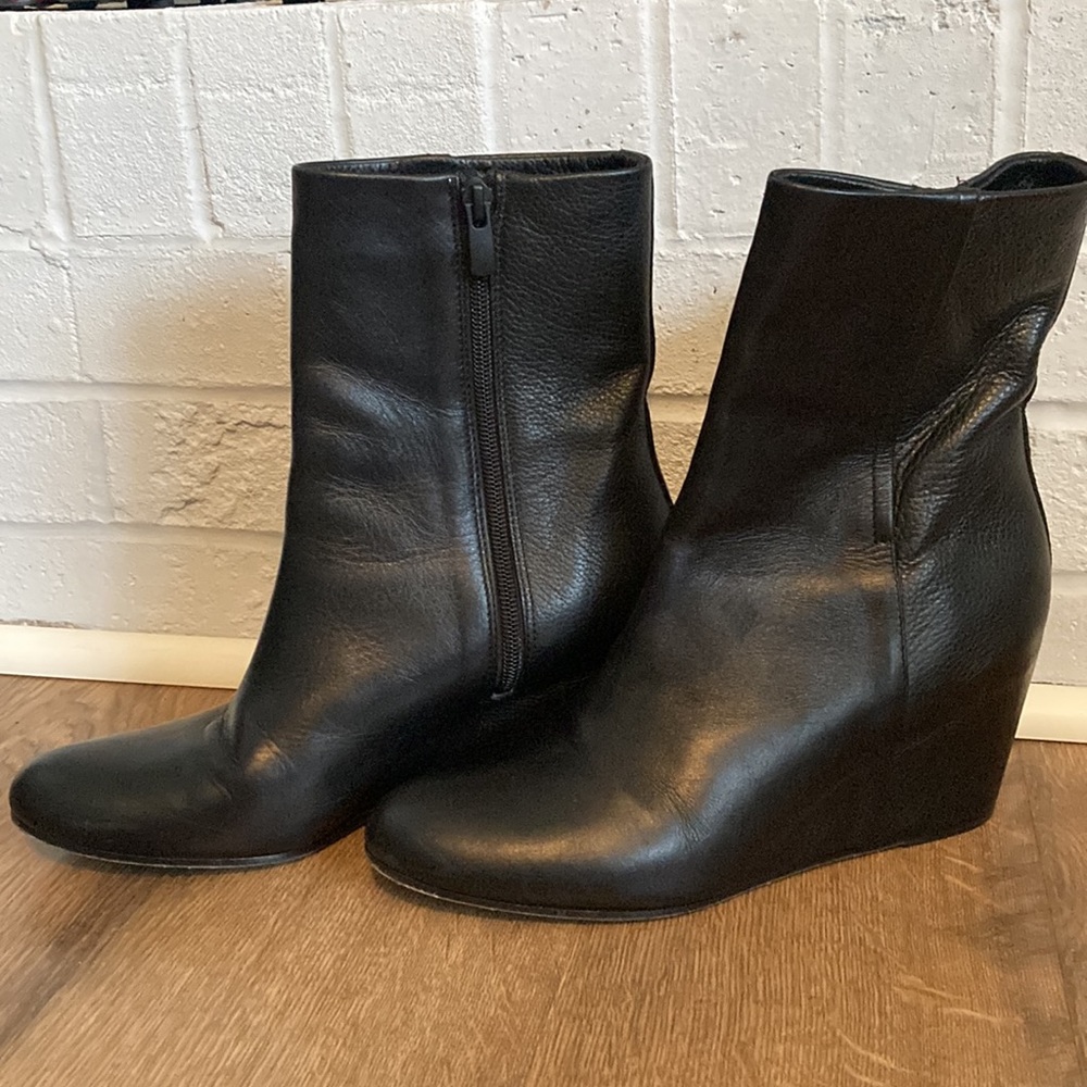 VINCE Hidden Wedge Black Leather Booties Size 9